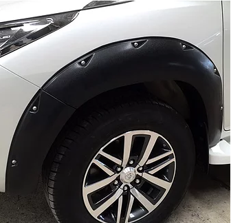 HX035 – Hilux Revo Fende…