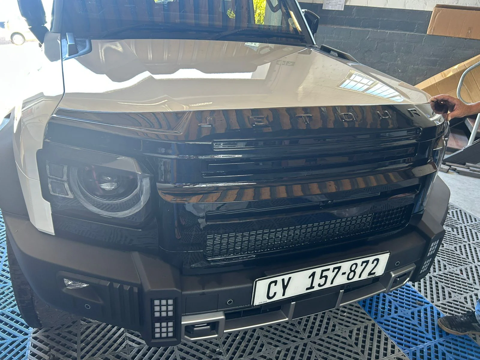 Jetour T2 2025+ LED Bonnet Guard With Name (Gloss Black) - Image 3