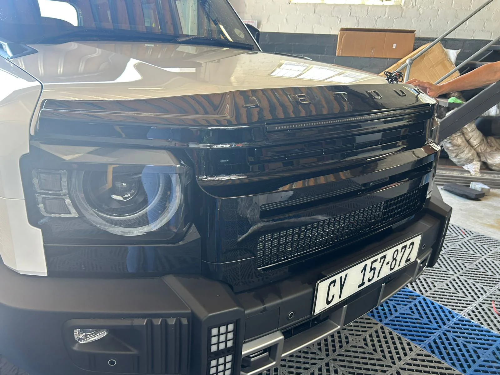 Jetour T2 2025+ LED Bonnet Guard With Name (Gloss Black) - Image 4